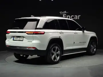 2023 Jeep Grand Cherokee с пробегом 39 244 км