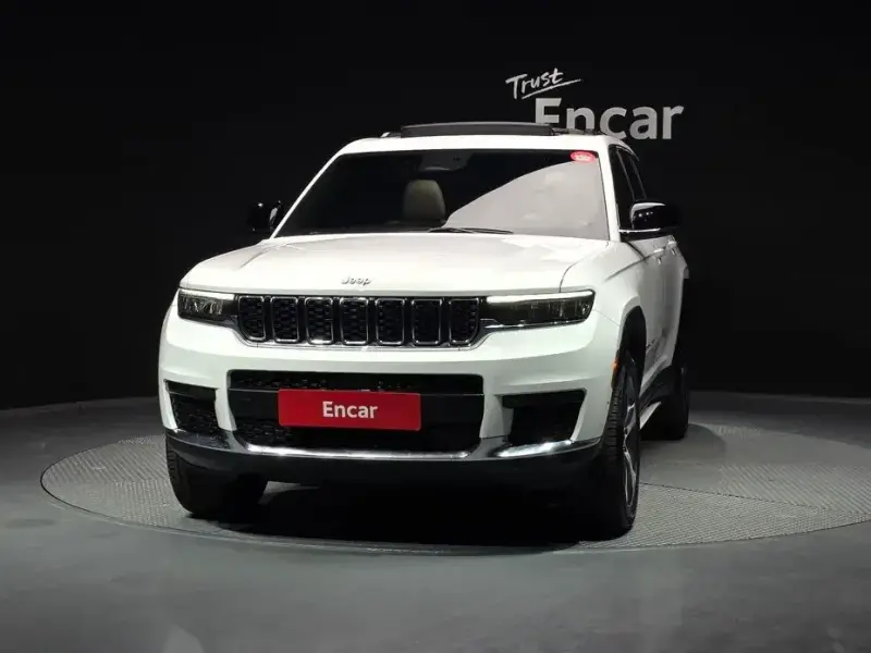 2023 Jeep Grand Cherokee с пробегом 39 244 км
