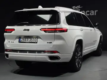 2022 Jeep Grand Cherokee с пробегом 12 024 км