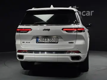 2022 Jeep Grand Cherokee с пробегом 12 024 км