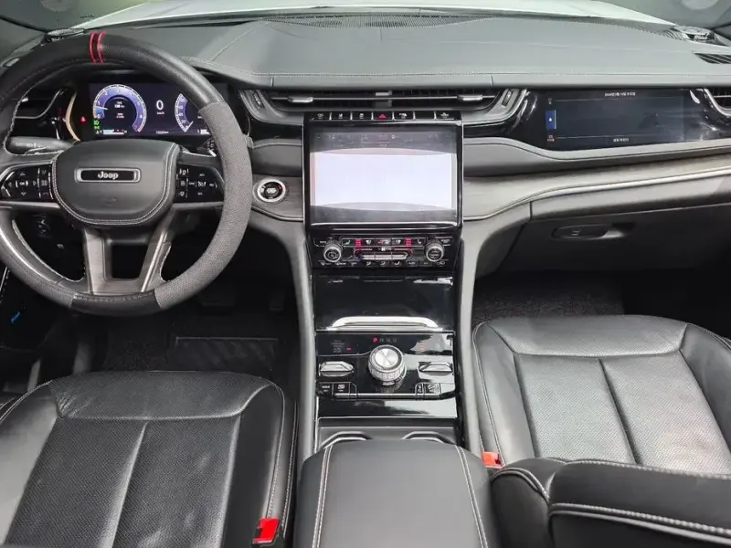 2022 Jeep Grand Cherokee с пробегом 12 024 км