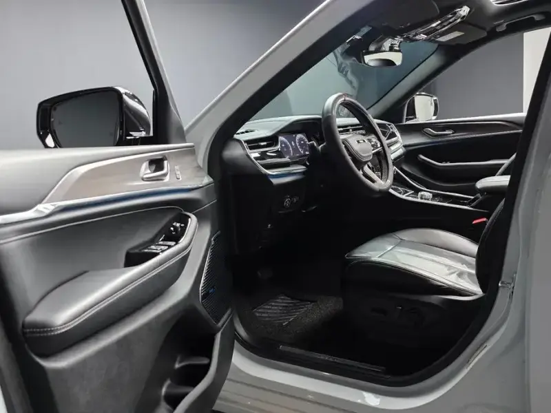 2022 Jeep Grand Cherokee с пробегом 12 024 км