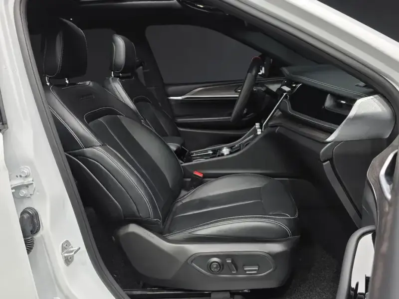 2022 Jeep Grand Cherokee с пробегом 12 024 км