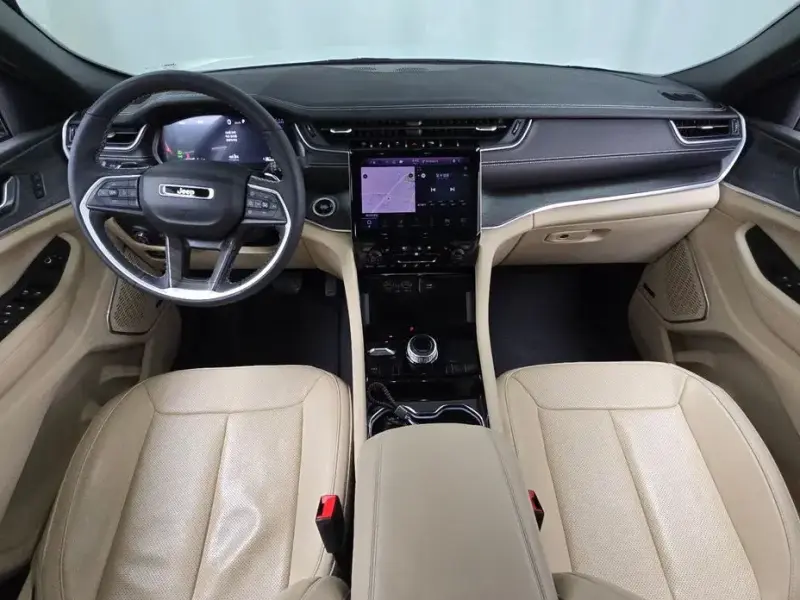2023 Jeep Grand Cherokee с пробегом 17 148 км