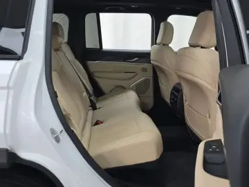 2023 Jeep Grand Cherokee с пробегом 17 148 км