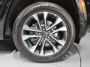 2023 Jeep Grand Cherokee с пробегом 37 019 км