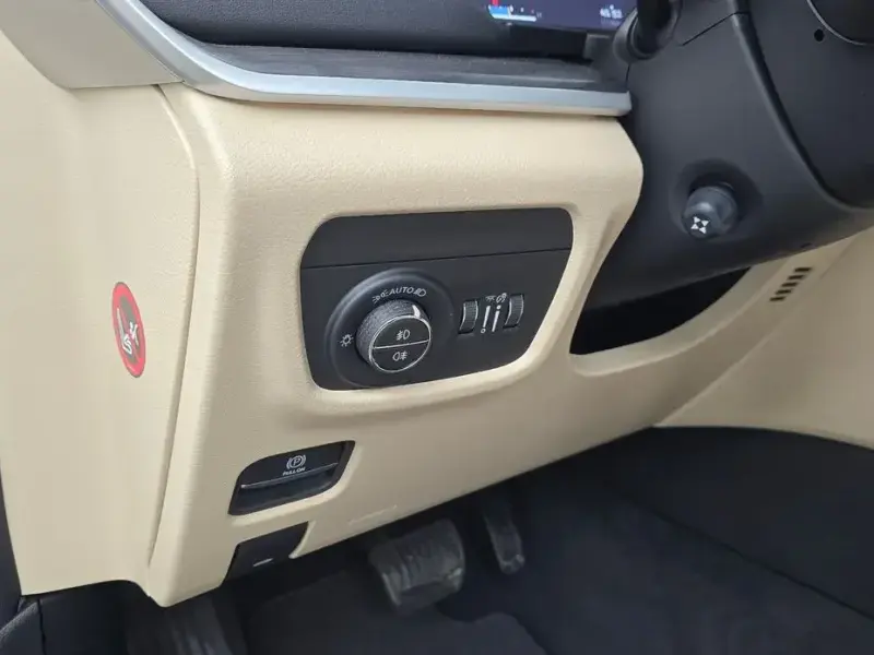 2023 Jeep Grand Cherokee с пробегом 17 148 км