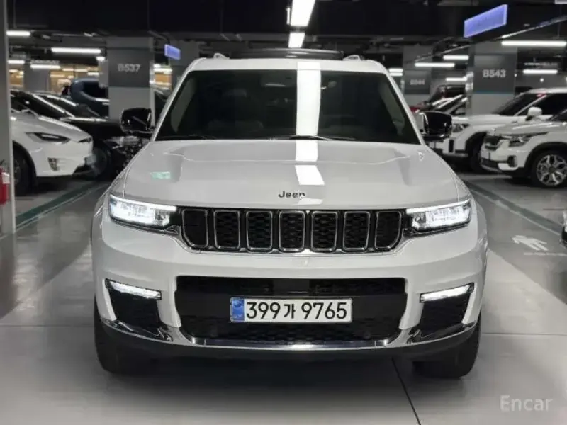 2023 Jeep Grand Cherokee с пробегом 41 758 км