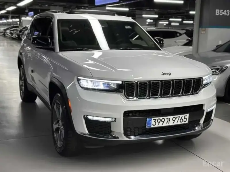 2023 Jeep Grand Cherokee с пробегом 41 758 км