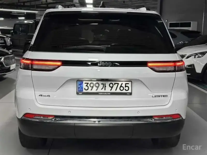 2023 Jeep Grand Cherokee с пробегом 41 758 км
