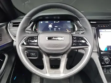 2023 Jeep Grand Cherokee с пробегом 37 019 км