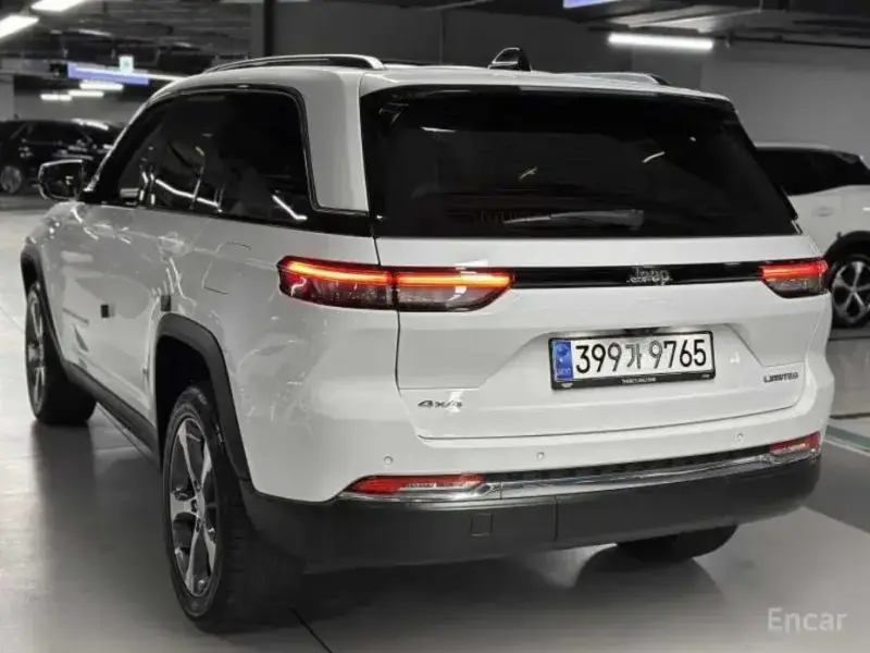 2023 Jeep Grand Cherokee с пробегом 41 758 км