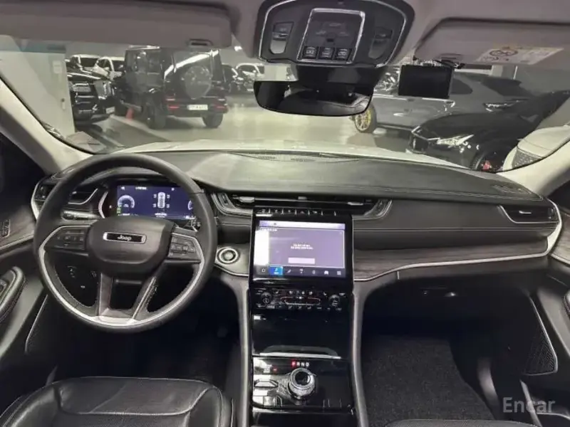 2023 Jeep Grand Cherokee с пробегом 41 758 км