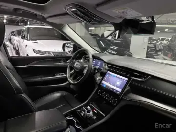 2023 Jeep Grand Cherokee с пробегом 41 758 км