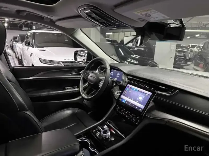 2023 Jeep Grand Cherokee с пробегом 41 758 км