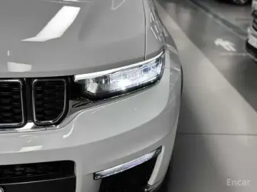 2023 Jeep Grand Cherokee с пробегом 41 758 км