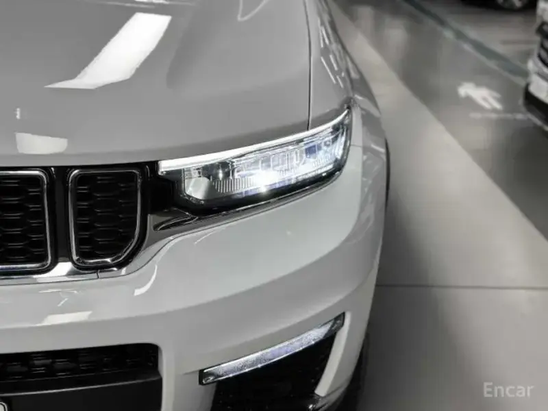 2023 Jeep Grand Cherokee с пробегом 41 758 км