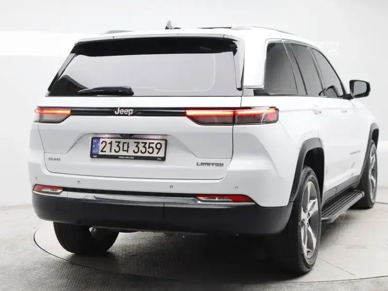 2023 Jeep Grand Cherokee с пробегом 39 345 км
