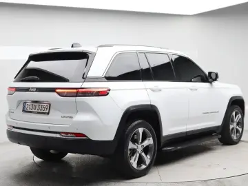 2023 Jeep Grand Cherokee с пробегом 39 345 км