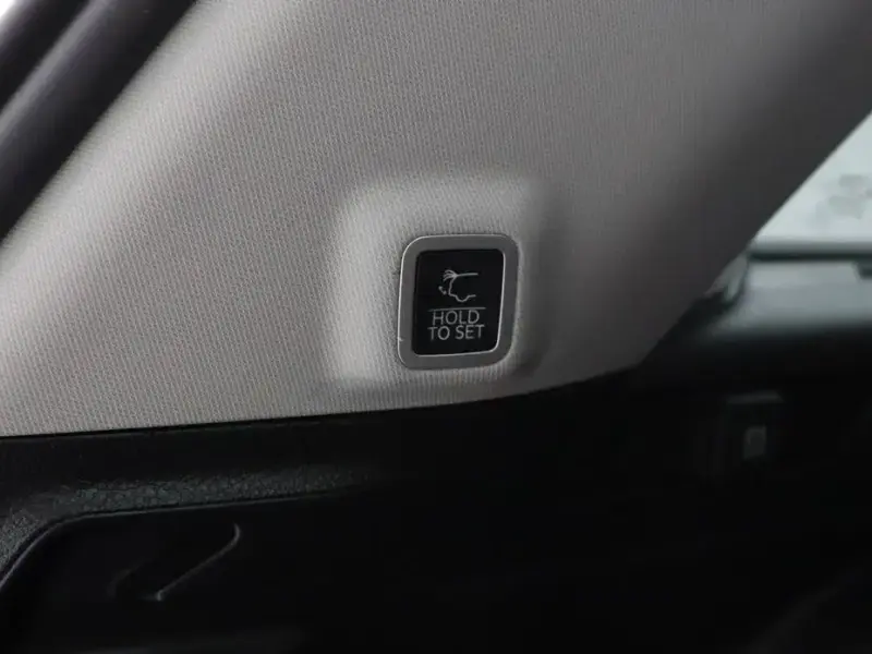 2023 Jeep Grand Cherokee с пробегом 39 345 км