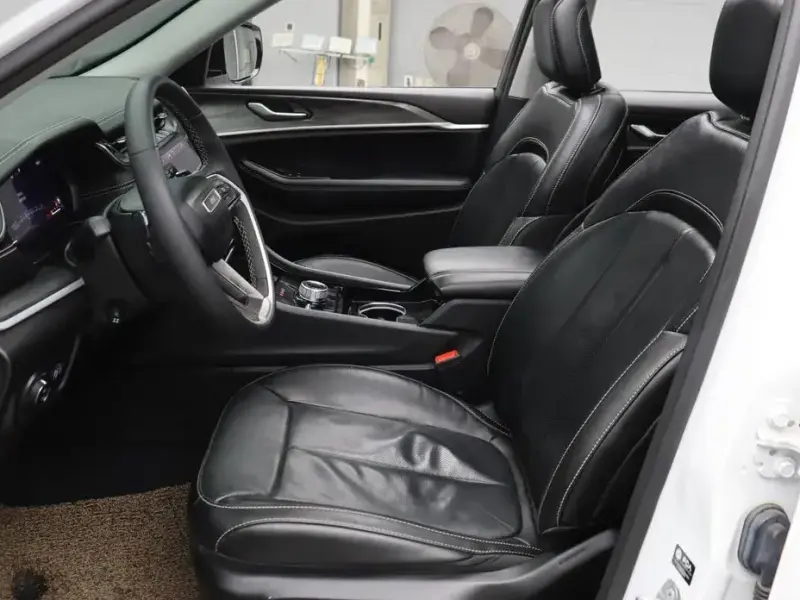 2023 Jeep Grand Cherokee с пробегом 39 345 км