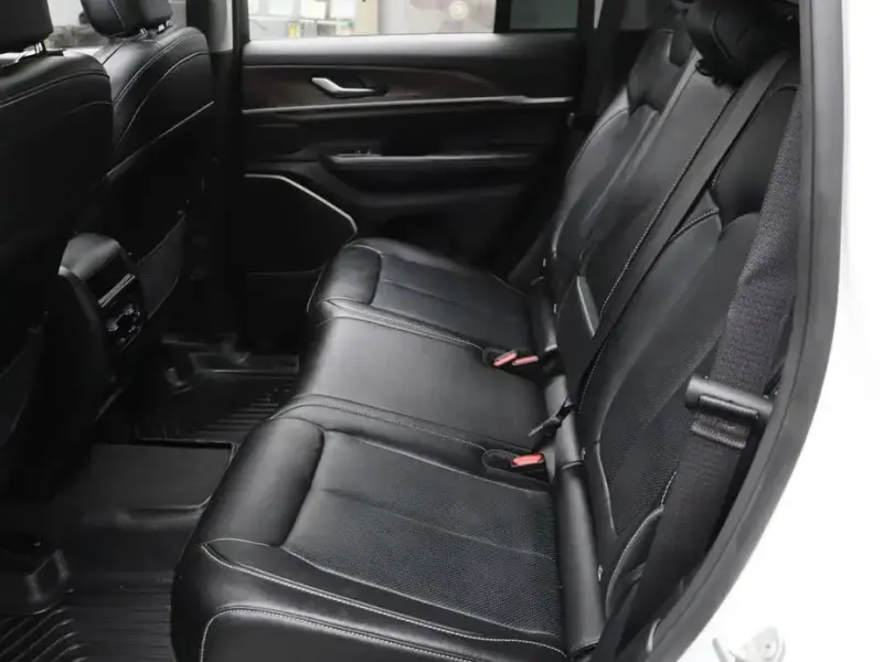 2023 Jeep Grand Cherokee с пробегом 39 345 км