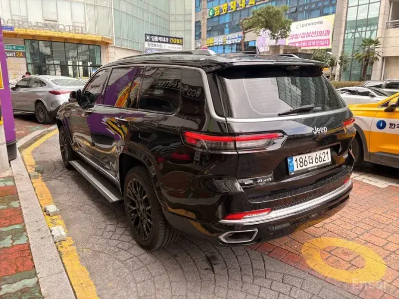2022 Jeep Grand Cherokee с пробегом 53 000 км