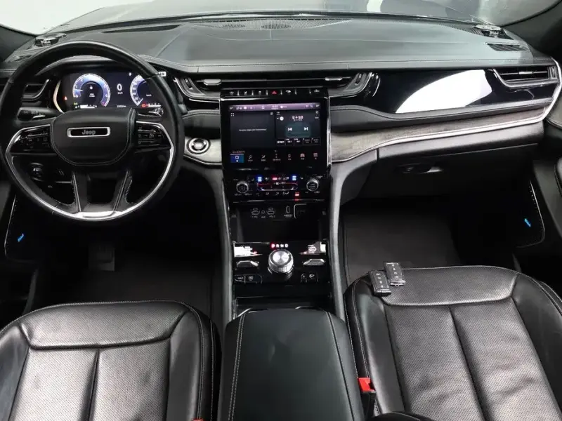 2022 Jeep Grand Cherokee с пробегом 23 023 км