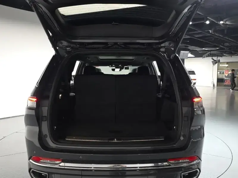 2022 Jeep Grand Cherokee с пробегом 23 023 км