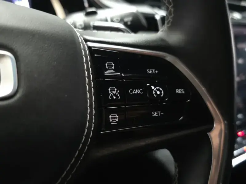 2022 Jeep Grand Cherokee с пробегом 23 023 км