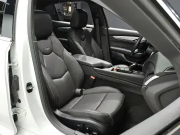 2022 Cadillac CT5 с пробегом 27 019 км