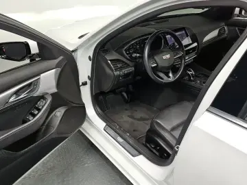 2022 Cadillac CT5 с пробегом 27 019 км