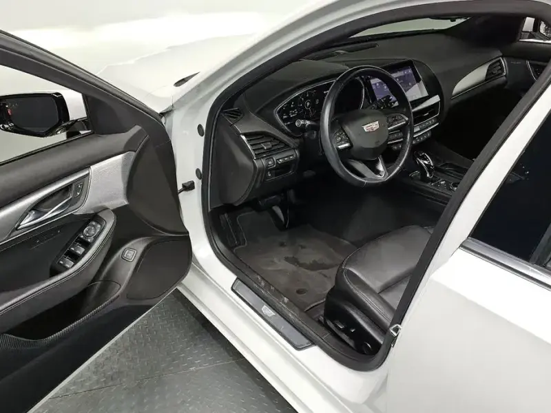2022 Cadillac CT5 с пробегом 27 019 км