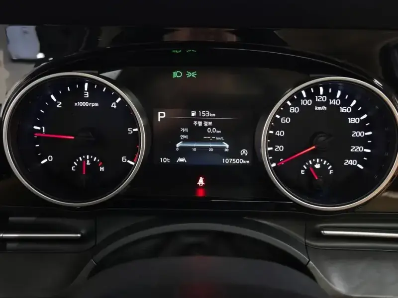 2021 Kia Carnival с пробегом 107 500 км