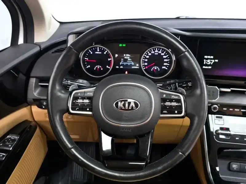 2021 Kia Carnival с пробегом 107 500 км