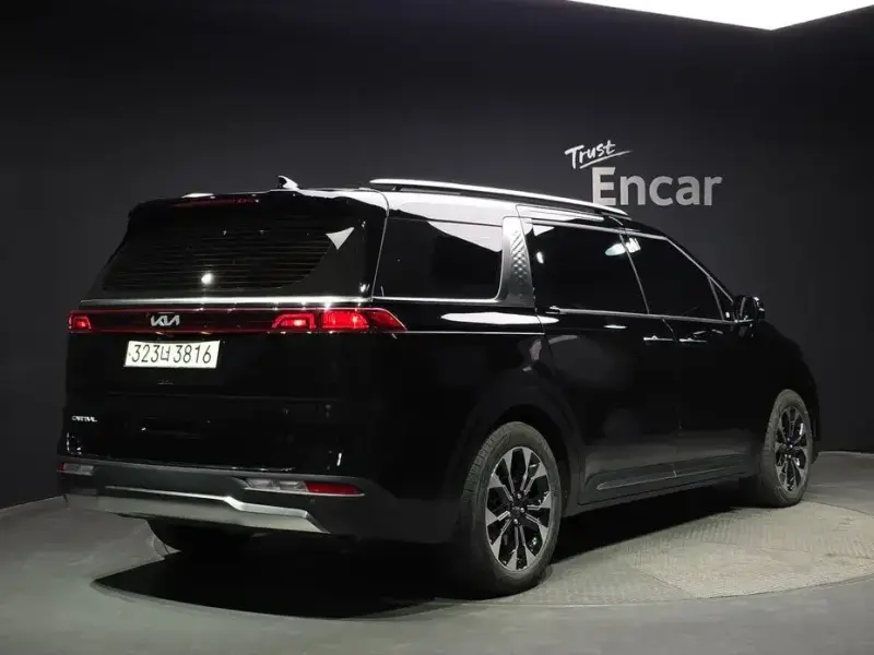 2023 Kia Carnival с пробегом 36 161 км