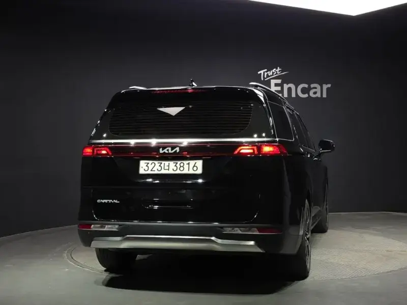 2023 Kia Carnival с пробегом 36 161 км