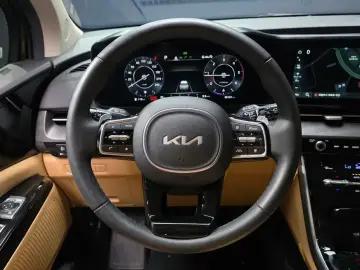 2023 Kia Carnival с пробегом 36 161 км
