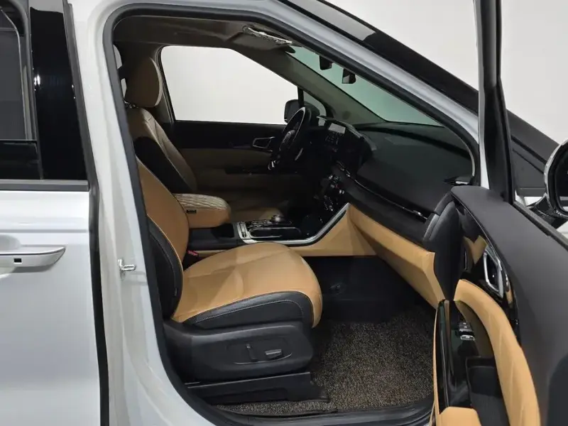 2022 Kia Carnival с пробегом 69 351 км