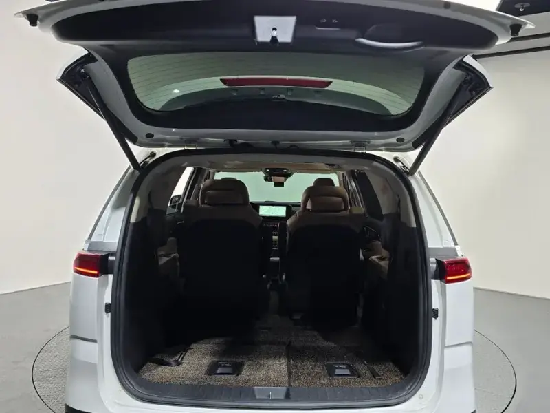 2022 Kia Carnival с пробегом 69 351 км