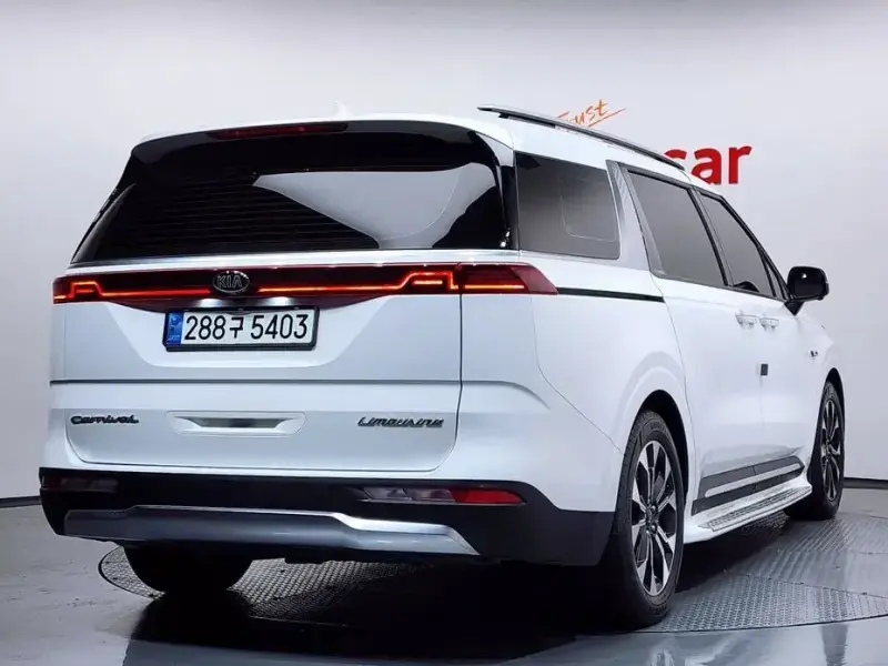 2021 Kia Carnival с пробегом 29 996 км