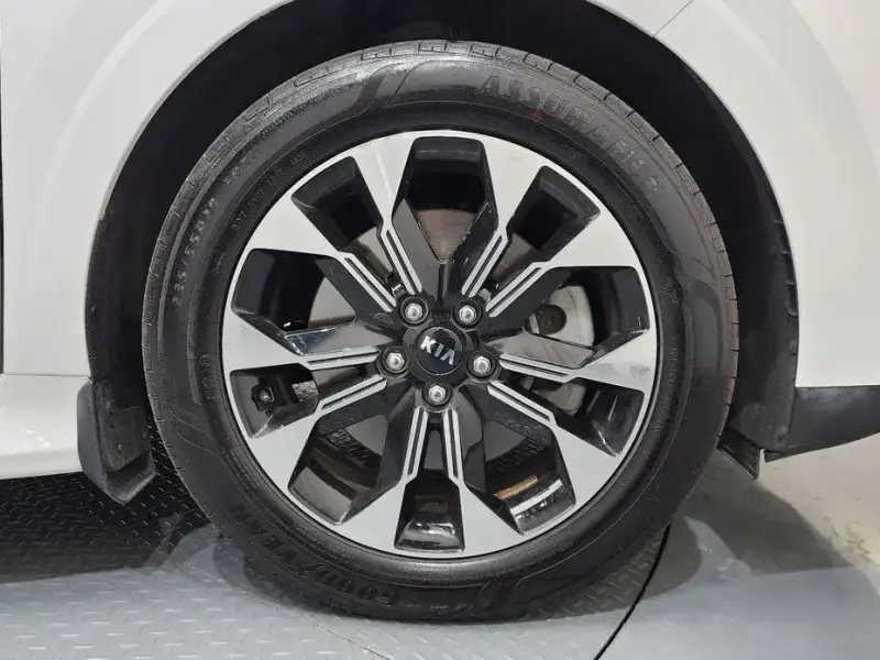 2021 Kia Carnival с пробегом 29 996 км
