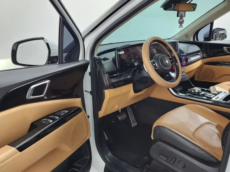 2021 Kia Carnival с пробегом 29 996 км