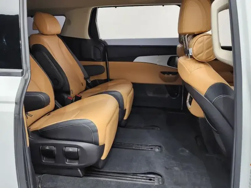 2021 Kia Carnival с пробегом 29 996 км