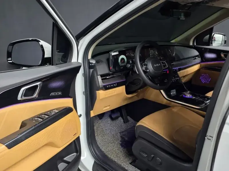 2023 Kia Carnival с пробегом 135 883 км