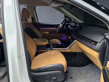 2023 Kia Carnival с пробегом 135 883 км