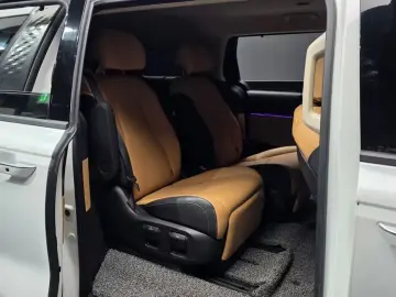 2023 Kia Carnival с пробегом 135 883 км