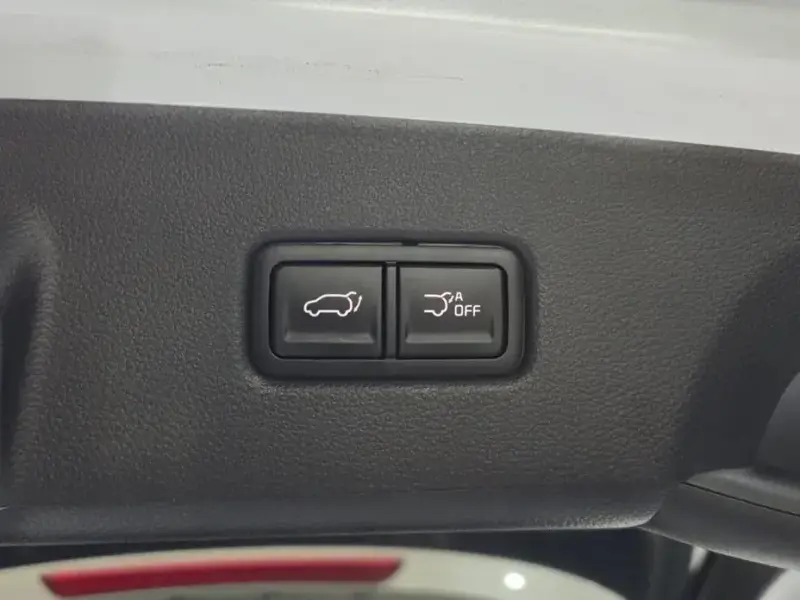 2023 Kia Carnival с пробегом 135 883 км