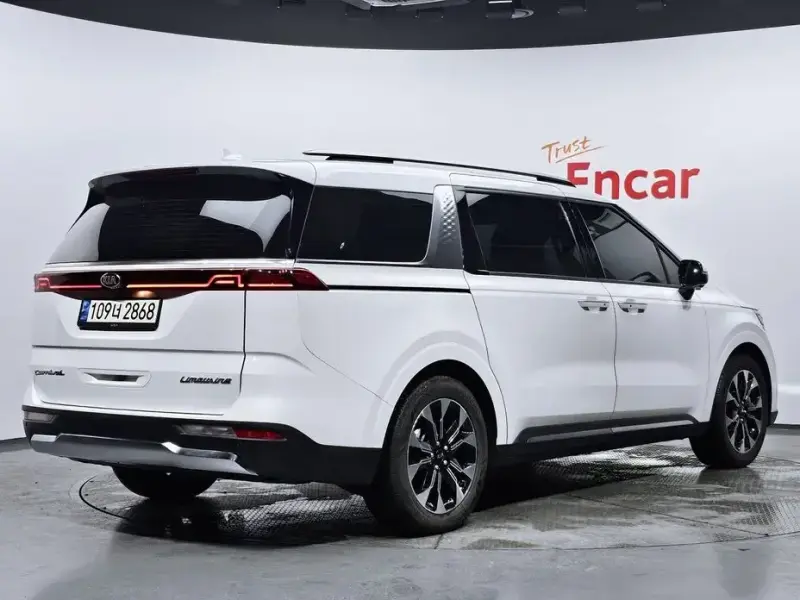 2021 Kia Carnival с пробегом 83 317 км