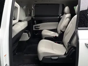 2022 Kia Carnival с пробегом 55 062 км